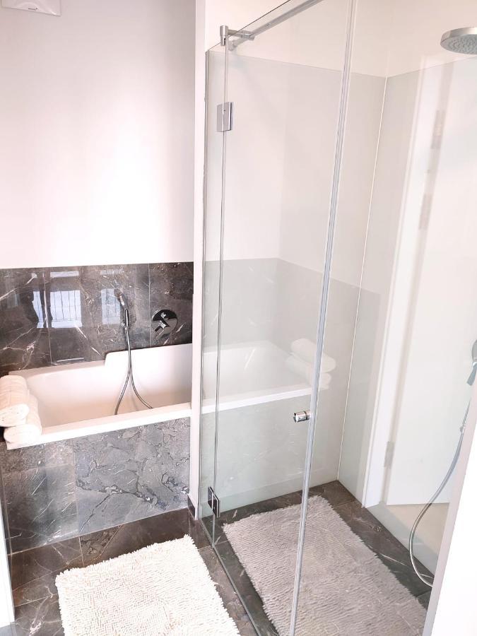 Panorama Apartment Vienna - Free Parking, Sauna & Fitness Екстериор снимка