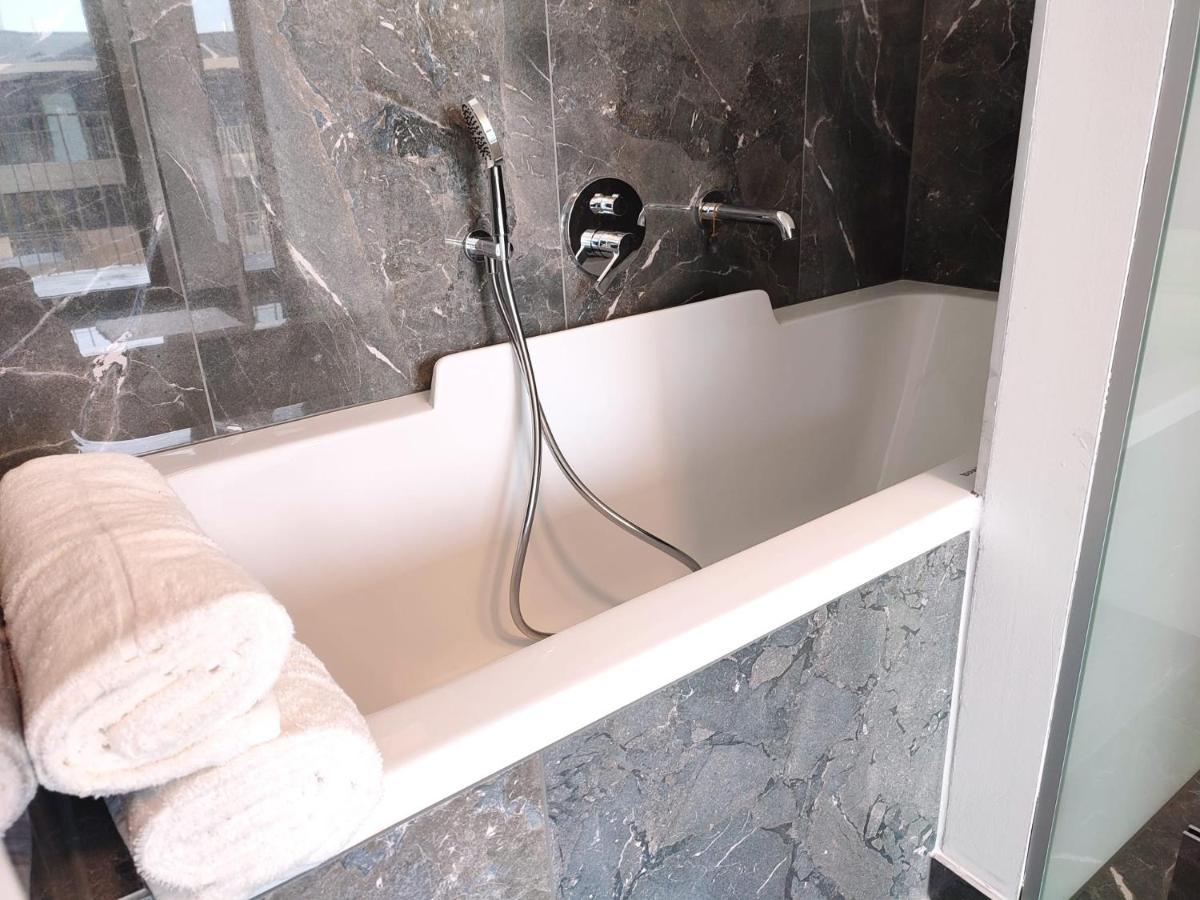 Panorama Apartment Vienna - Free Parking, Sauna & Fitness Екстериор снимка