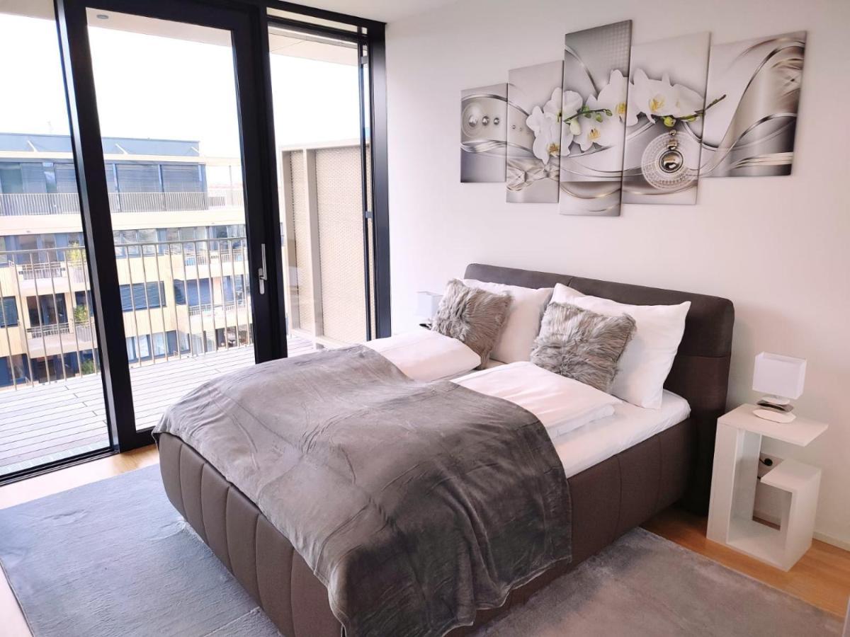 Panorama Apartment Vienna - Free Parking, Sauna & Fitness Екстериор снимка